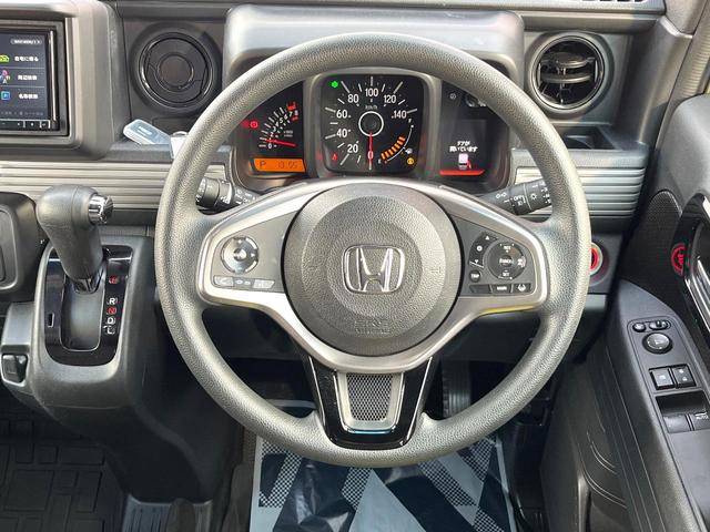 ステアリングも使用感が少なく、きれいな状態となっております♪