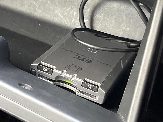 ムーヴ カスタム　ＲＳ　ナビ　バックカメラ　スマートキー　ＬＥＤヘッド　純正１５インチアルミ　オートライト　オートエアコン　ＣＤ　ＤＶＤ再生（5枚目）