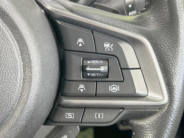 【全車速追従機能付クルーズコントロール】高速道路での長距離走行が楽に！！自動で速度を保つクルーズコントロールが、衝突軽減システムと連携し、前方の車両を感知して車間を保つように速度調節してくれます！！