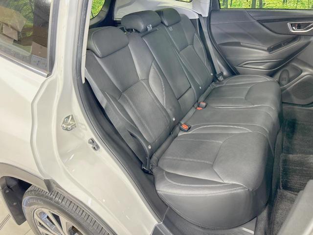 広々とした２列目シートは居住性が高く、居心地も快適！友達や家族とのお出かけにぴったりです。ベビーシートやチャイルドシート使用時も快適にお過ごしいただける十分な空間を確保しています。