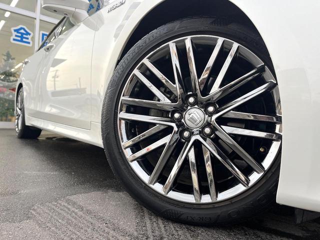 クラウンハイブリッド アスリートS SDナビ 全周囲カメラ 衝突被害軽減システム レーダークルーズ レザーシート シートヒーター パワーシート コーナーセンサー スマートキー HIDヘッド ビルトインETC 純正18インチアルミ(13枚目)