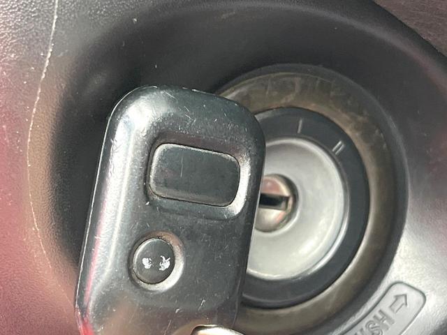 �y�L�[���X�z�������ꂽ�ꏊ����ł��{�^����Ńh�A�̊J���E�{�����ł���̂łƂ��Ă��֗��I�h�A�̌�������ɏ������邱�Ƃ�����܂����