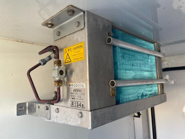 ハイゼットトラック  FRP中温冷蔵冷凍車-7℃ 4WD 両側スライドドア SAIII 衝突軽減ブレーキ 障害物センサー オートライト キーレス パワーウィンドウ 集中ドアロック エアコン パワステ ドライブレコーダー(16枚目)