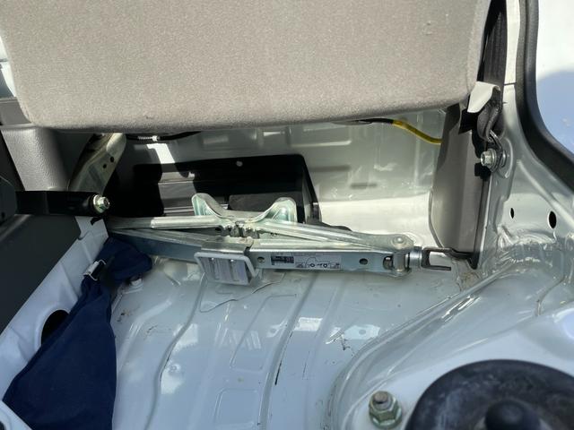 アクティトラック SDX 4WD ガードパイプ付鳥居 作業灯 運転席エアバック エアコン パワステ 三方開(18枚目)