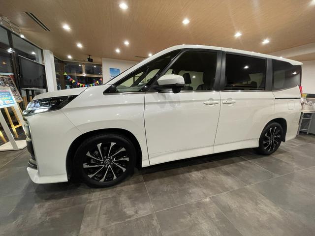 TOYOTA NOAH S-Z