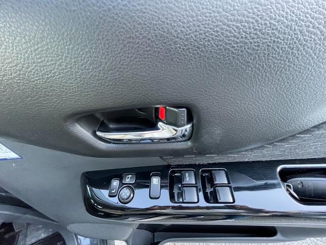 スペーシアカスタム TS 両側電動スライドドア ドラレコ アイドリングストップ HID フロントフォグ プッシュスタート スマートキー TVナビ 電格ミラー オートライト 純正アルミ15インチ シートカバー(18枚目)