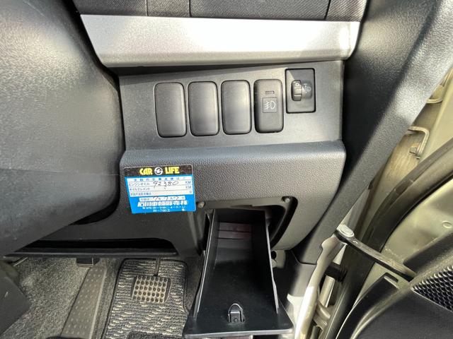 ムーヴ Ｘ　ＶＳ　ＩＩ　４ＷＤ　検９年３月　寒冷地仕様　ＴＶナビ　ワンセグ　ＣＤ　ＡＭ／ＦＭ　電格ミラー　キーレス（12枚目）