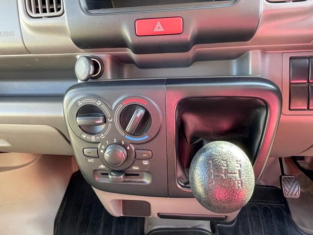 エブリイ PA 4WD 5速MT ハイルーフ エアコン FM/AM パワステ 後席スライドドア 運転席助手席エアバック 禁煙車(11枚目)