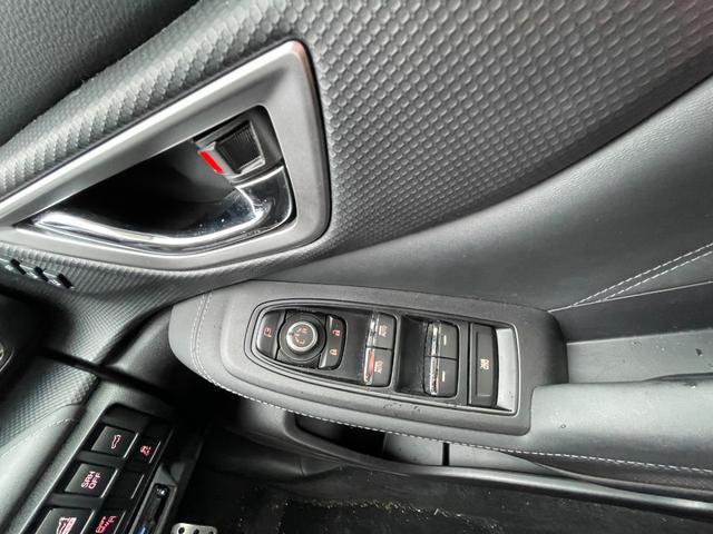 フォレスター アドバンス　サンルーフ　４ＷＤ　純正ナビ　衝突被害軽減システム　アクセル踏み間違い防止装置　レーンキープアシスト　オートハイビーム（18枚目）