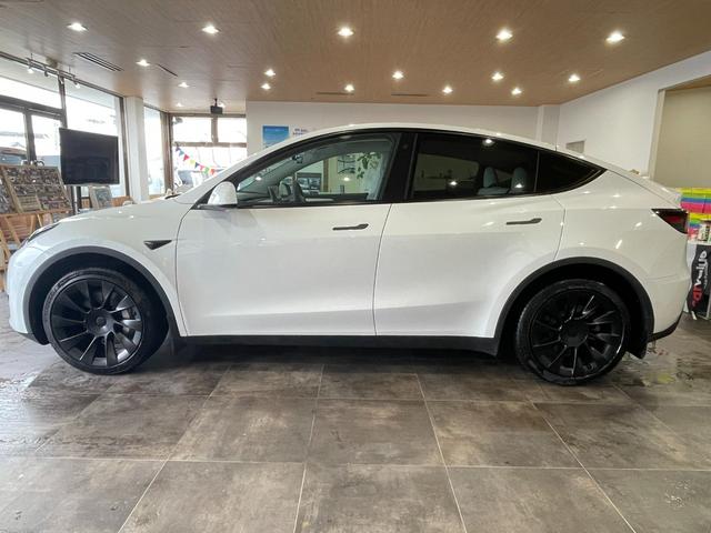 モデルY RWD エンハンストオートパイロット ホワイトレザーシート ガラスルーフ ETC2.0 パワーバックドア 20インチアルミ 全方位カメラ 禁煙車 メーカー保証継承(11枚目)