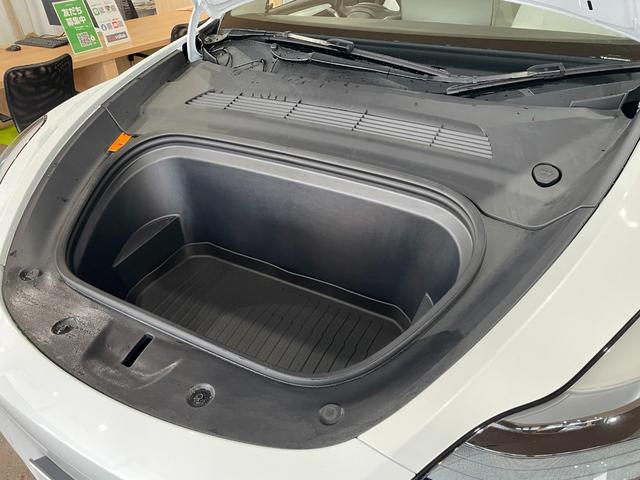 モデルY RWD エンハンストオートパイロット ホワイトレザーシート ガラスルーフ ETC2.0 パワーバックドア 20インチアルミ 全方位カメラ 禁煙車 メーカー保証継承(29枚目)
