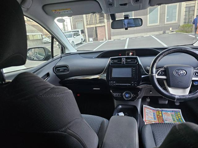 プリウス S モデリスタエアロ・ハイブリッド・ バックカメラ アルミホイール LEDヘッドランプ CVT スマートキー 盗難防止システム 衝突安全ボディ ABS ESC エアコン パワーステアリング パワーウィンドウ 運転席エアバッグ(11枚目)