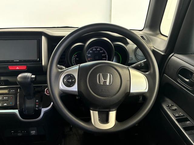 N-BOX G・Lパッケージ 禁煙車 ETC バックカメラ 両側スライド・片側電動 ナビ TV スマートキー アイドリングストップ 電動格納ミラー シートヒーター CVT 盗難防止システム ABS CD USB 衝突安全ボディ(4枚目)