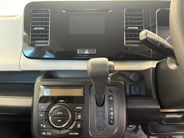 ＭＲワゴン Ｘ　禁煙車　バックカメラ　スマートキー　アイドリングストップ　電動格納ミラー　ベンチシート　ＣＶＴ　盗難防止システム　ＡＢＳ　ＣＤ　ＵＳＢ　アルミホイール　衝突安全ボディ　エアコン　パワーステアリング（7枚目）