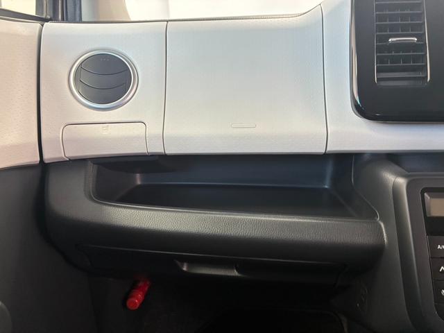 ＭＲワゴン Ｘ　禁煙車　バックカメラ　スマートキー　アイドリングストップ　電動格納ミラー　ベンチシート　ＣＶＴ　盗難防止システム　ＡＢＳ　ＣＤ　ＵＳＢ　アルミホイール　衝突安全ボディ　エアコン　パワーステアリング（10枚目）