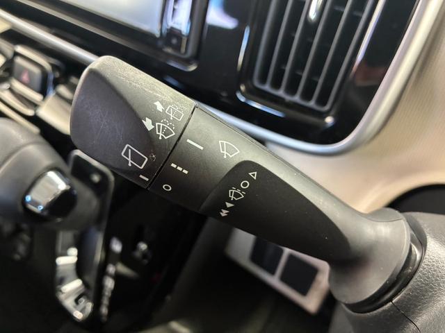 ムーヴキャンバス Ｇブラックインテリアリミテッド　ＳＡＩＩＩ　禁煙車　ＥＴＣ　全周囲カメラ　両側電動スライドドア　ナビ　ＴＶ　クリアランスソナー　衝突被害軽減システム　オートマチックハイビーム　オートライト　ＬＥＤヘッドランプ　スマートキー　アイドリングストップ（30枚目）