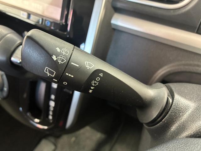 タント カスタムＸ　トップエディションリミテッドＳＡＩＩＩ　禁煙車　ＥＴＣ　全周囲カメラ　両側電動スライドドア　ナビ　ＴＶ　衝突被害軽減システム　オートマチックハイビーム　オートライト　ＬＥＤヘッドランプ　スマートキー　アイドリングストップ　電動格納ミラー（10枚目）