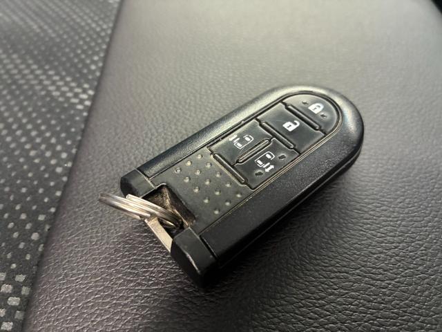 タント カスタムＸ　トップエディションリミテッドＳＡＩＩＩ　禁煙車　ＥＴＣ　全周囲カメラ　両側電動スライドドア　ナビ　ＴＶ　衝突被害軽減システム　オートマチックハイビーム　オートライト　ＬＥＤヘッドランプ　スマートキー　アイドリングストップ　電動格納ミラー（12枚目）