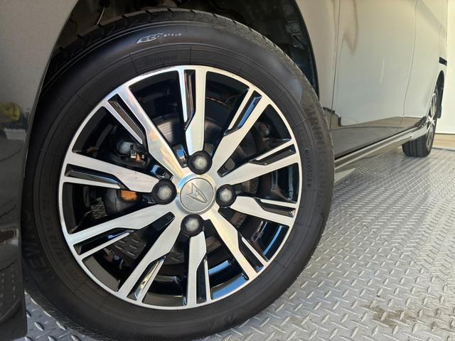 タント カスタムＸ　トップエディションリミテッドＳＡＩＩＩ　禁煙車　ＥＴＣ　全周囲カメラ　両側電動スライドドア　ナビ　ＴＶ　衝突被害軽減システム　オートマチックハイビーム　オートライト　ＬＥＤヘッドランプ　スマートキー　アイドリングストップ　電動格納ミラー（21枚目）