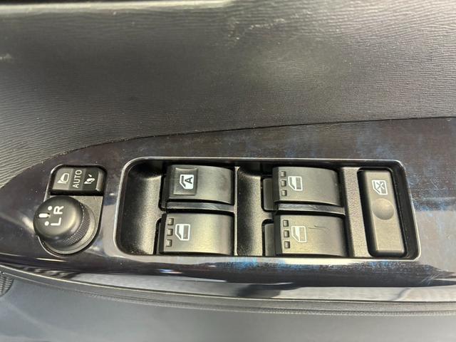 タント カスタムＸ　トップエディションリミテッドＳＡＩＩＩ　禁煙車　ＥＴＣ　全周囲カメラ　両側電動スライドドア　ナビ　ＴＶ　衝突被害軽減システム　オートマチックハイビーム　オートライト　ＬＥＤヘッドランプ　スマートキー　アイドリングストップ　電動格納ミラー（29枚目）