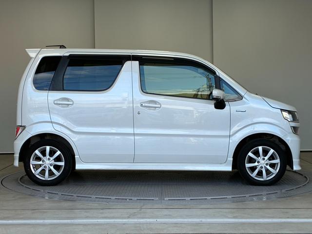 ワゴンＲ ハイブリッドＦＺ　禁煙車　ドライブレコーダー　ＥＴＣ　全周囲カメラ　ナビ　ＴＶ　オートライト　ＬＥＤヘッドランプ　スマートキー　アイドリングストップ　電動格納ミラー　シートヒーター　ベンチシート　　盗難防止システム（16枚目）