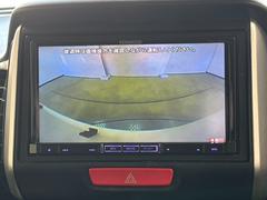 バックカメラ装備。駐車が苦手な方には欠かせません。 5