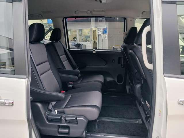 セレナ １．２　ｅ－ＰＯＷＥＲ　ハイウェイスター　Ｖ　純正１０インチナビＴＶ（17枚目）