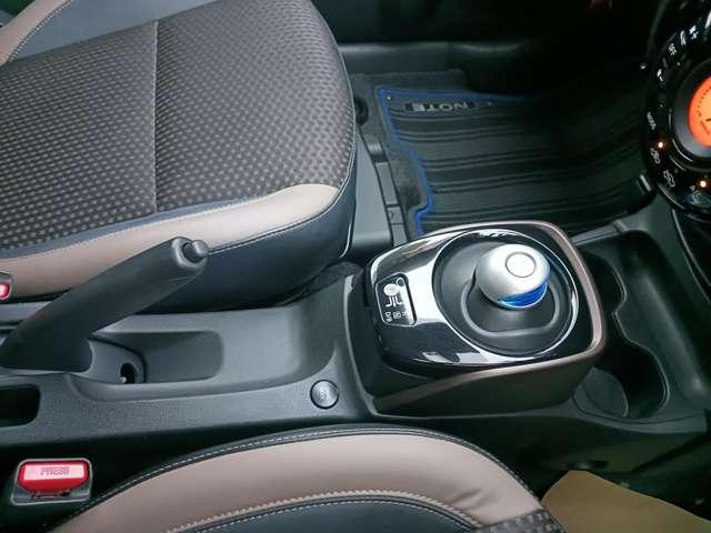 ノート １．２　ｅ－ＰＯＷＥＲ　メダリスト　純正ナビＴＶ　インテリジェントルームミラー（14枚目）