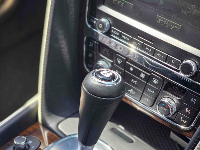 フライングスパー V8 フル後期仕様・ロワリングキット車高ダウン・22インチ マンソリーホイール・コンチネンタルタイヤ・ロックフォード Bluetoothキット・スピーカー交換済み・コムテック360度ドラレコ(5枚目)