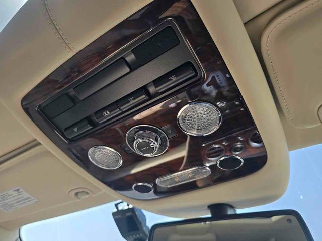 フライングスパー V8 フル後期仕様・ロワリングキット車高ダウン・22インチ マンソリーホイール・コンチネンタルタイヤ・ロックフォード Bluetoothキット・スピーカー交換済み・コムテック360度ドラレコ(11枚目)