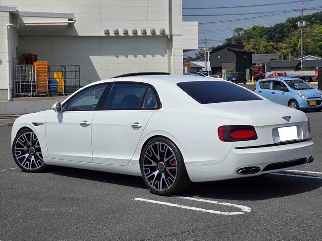 フライングスパー V8 フル後期仕様・ロワリングキット車高ダウン・22インチ マンソリーホイール・コンチネンタルタイヤ・ロックフォード Bluetoothキット・スピーカー交換済み・コムテック360度ドラレコ(12枚目)