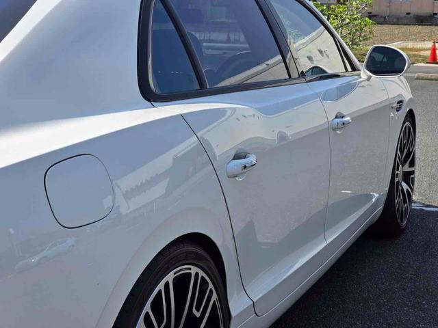 フライングスパー V8 フル後期仕様・ロワリングキット車高ダウン・22インチ マンソリーホイール・コンチネンタルタイヤ・ロックフォード Bluetoothキット・スピーカー交換済み・コムテック360度ドラレコ(27枚目)