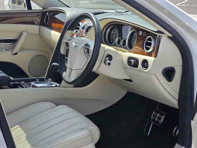 フライングスパー V8 フル後期仕様・ロワリングキット車高ダウン・22インチ マンソリーホイール・コンチネンタルタイヤ・ロックフォード Bluetoothキット・スピーカー交換済み・コムテック360度ドラレコ(31枚目)