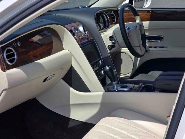 フライングスパー V8 フル後期仕様・ロワリングキット車高ダウン・22インチ マンソリーホイール・コンチネンタルタイヤ・ロックフォード Bluetoothキット・スピーカー交換済み・コムテック360度ドラレコ(38枚目)