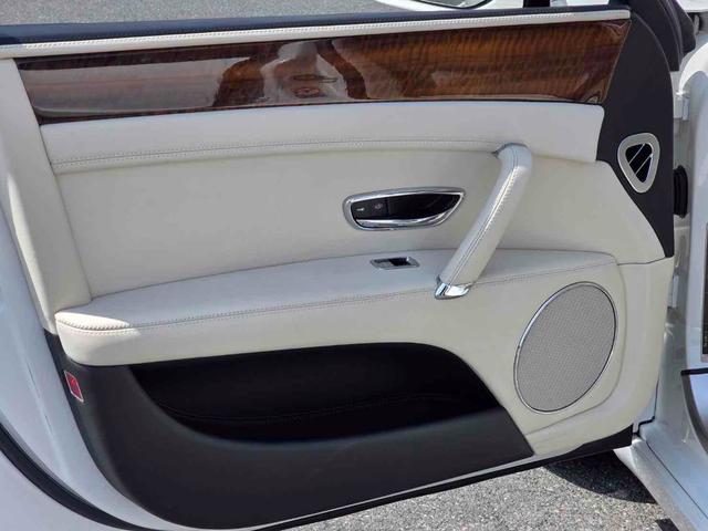 フライングスパー V8 フル後期仕様・ロワリングキット車高ダウン・22インチ マンソリーホイール・コンチネンタルタイヤ・ロックフォード Bluetoothキット・スピーカー交換済み・コムテック360度ドラレコ(39枚目)