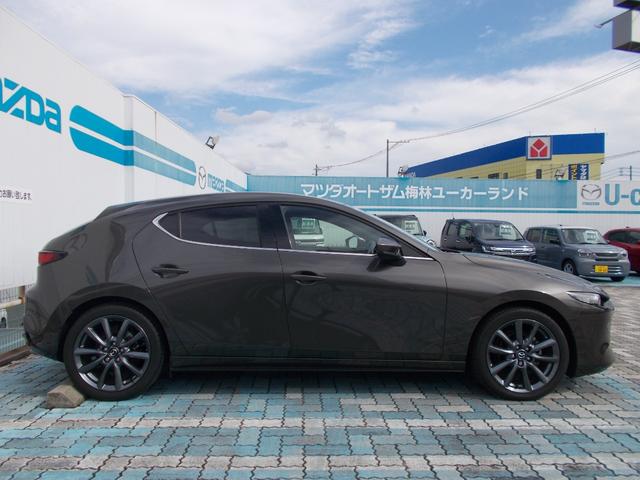 MAZDA3ファストバック 20Sバーガンディ セレクション マツダレーダークルーズコントロールMRCC バックカメラ BOSEサウンドシステム ETC車載器(4枚目)
