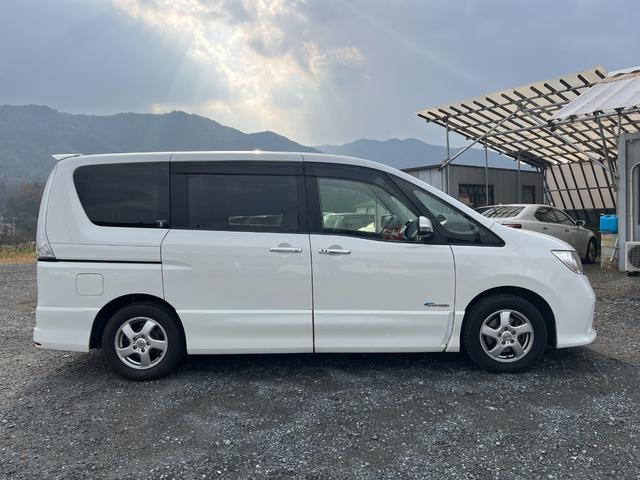 セレナ ハイウェイスター　Ｓ－ハイブリッド　Ｖセレクション　インテリキー　プッシュスタート　リア両側電動スライドドア　ナビ　ＴＶ　バックカメラ　ＥＴＣ　クルーズコントロール　後席モニター　ＡＢＳ　アルミ（4枚目）