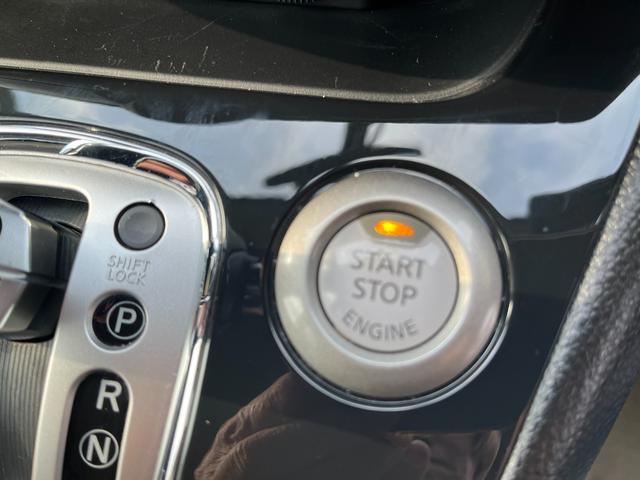 セレナ ハイウェイスター　Ｓ－ハイブリッド　Ｖセレクション　インテリキー　プッシュスタート　リア両側電動スライドドア　ナビ　ＴＶ　バックカメラ　ＥＴＣ　クルーズコントロール　後席モニター　ＡＢＳ　アルミ（17枚目）