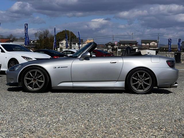 Ｓ２０００ ベースグレード　ＡＰ１・ハーフレザー・ＨＩＤヘッドライト・テイン車高調・ワタナベ１７インチホイール・ロッソモデロマフラー・ＭＯＭＯステアリング・社外タワーバー・社外テール・カーボンボンネット・ＥＴＣ・（22枚目）