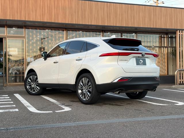 ハリアー Ｚ　４ＷＤ　パノラマカメラ　純正ナビ　ＪＢＬ　フルセグＴＶ　デジタルインナーミラー　パワーバックドア　トヨタセフティーＳ　ビルトインＥＴＣ２．０　ハーフレザーシート　純正ＡＷ　ワンオーナー（5枚目）