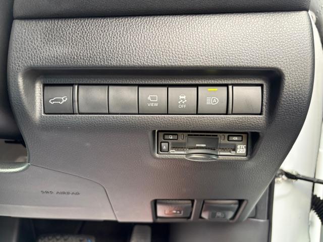 ハリアー Ｚ　４ＷＤ　パノラマカメラ　純正ナビ　ＪＢＬ　フルセグＴＶ　デジタルインナーミラー　パワーバックドア　トヨタセフティーＳ　ビルトインＥＴＣ２．０　ハーフレザーシート　純正ＡＷ　ワンオーナー（22枚目）