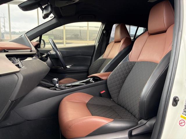 C-HR G モード ブルーノ トヨタセフティーS モデリスタエアロ 純正ナビ フルセグ フロントカメラ バックカメラ BSM ハーフレザーシート シーケンシャルLEDライト 純正18インチホイール(11枚目)