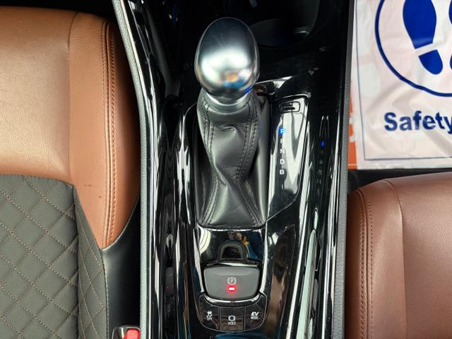 C-HR G モード ブルーノ トヨタセフティーS モデリスタエアロ 純正ナビ フルセグ フロントカメラ バックカメラ BSM ハーフレザーシート シーケンシャルLEDライト 純正18インチホイール(15枚目)