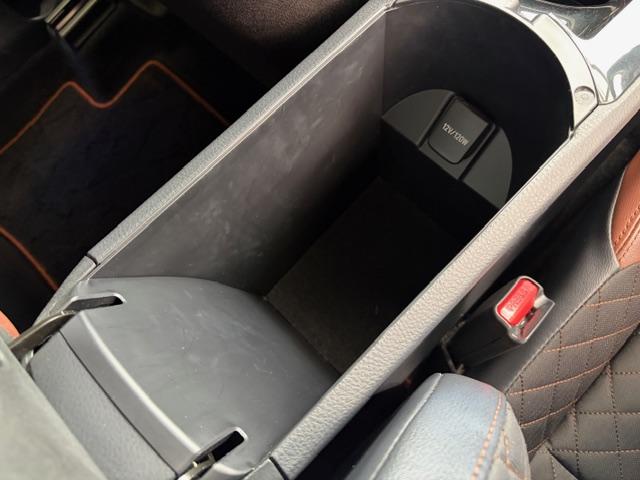 C-HR G モード ブルーノ トヨタセフティーS モデリスタエアロ 純正ナビ フルセグ フロントカメラ バックカメラ BSM ハーフレザーシート シーケンシャルLEDライト 純正18インチホイール(16枚目)