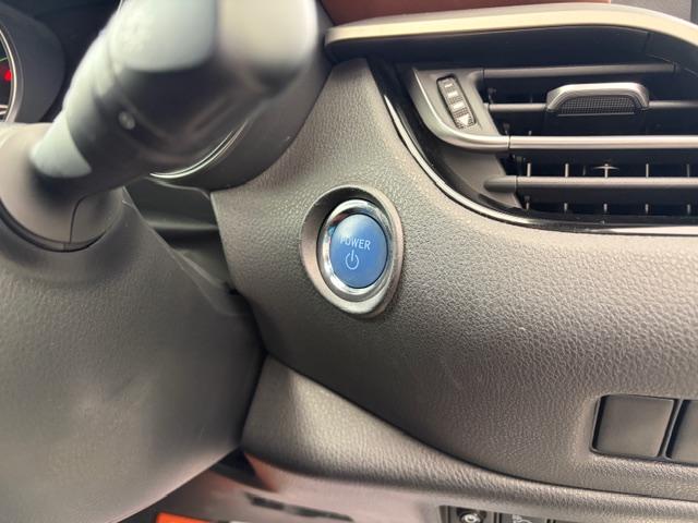 C-HR G モード ブルーノ トヨタセフティーS モデリスタエアロ 純正ナビ フルセグ フロントカメラ バックカメラ BSM ハーフレザーシート シーケンシャルLEDライト 純正18インチホイール(20枚目)