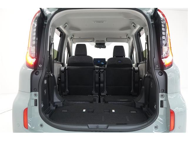 シエンタ ハイブリッドＺ　Ｂカメラ　３列シート　カーテンエアバック　ＡＣ１００Ｖ　ＡＢＳ　エアバッグ　キーレス　ＬＥＤライト　フルセグテレビ　寒冷地仕様車　オートクルーズコントロール　ミュージックプレイヤー接続可　ナビＴＶ（23枚目）