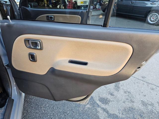 ミラジーノ ジーノターボ　色替グレー塗装済　ターボ　４ＷＤ　５速ミッション　タイミングベルト交換済　ブラウン革調シートカバー　ＣＤ　ＥＴＣ　ヘッドライトバイザー　ミニライトアルミ　フォグ　ウッドコンビハンドル　ウッド調パネル（50枚目）