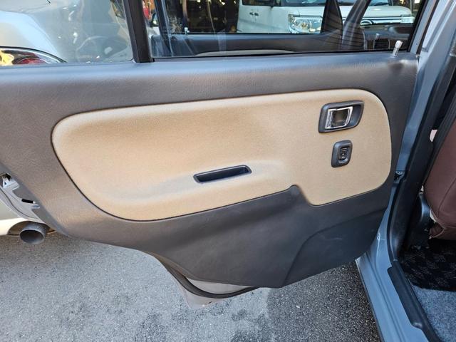 ミラジーノ ジーノターボ　色替グレー塗装済　ターボ　４ＷＤ　５速ミッション　タイミングベルト交換済　ブラウン革調シートカバー　ＣＤ　ＥＴＣ　ヘッドライトバイザー　ミニライトアルミ　フォグ　ウッドコンビハンドル　ウッド調パネル（51枚目）