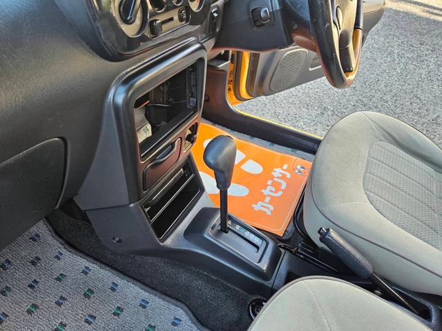 ミラジーノ ジーノ 色替イエロー&ルーフホワイトツートン タイミングベルト・ウォーターポンプ交換 国産新品タイヤ付 ホワイト13アルミ 走行56000キロ キーレス ウッドコンビハンドル オートマ フル装備(28枚目)