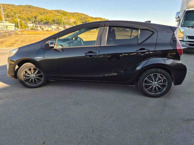 アクア Ｇブラックソフトレザーセレクション　ドライブレコーダー　ＴＶ　オートクルーズコントロール　衝突被害軽減システム　アルミホイール　スマートキー　ＣＶＴ　盗難防止システム　衝突安全ボディ　ＡＢＳ　ＥＳＣ　エアコン　パワーステアリング（18枚目）